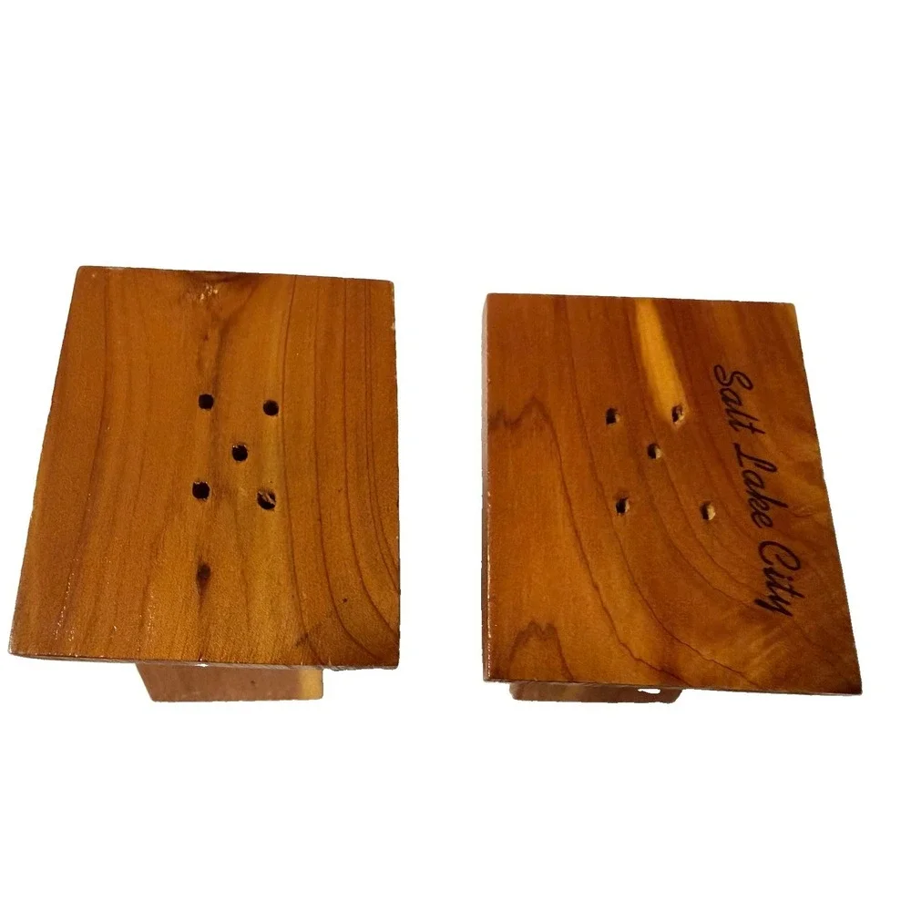 Vintage Salt Lake City Wooden Outhouse Salt Pepper Shakers Ma Pa Souvenir Utah